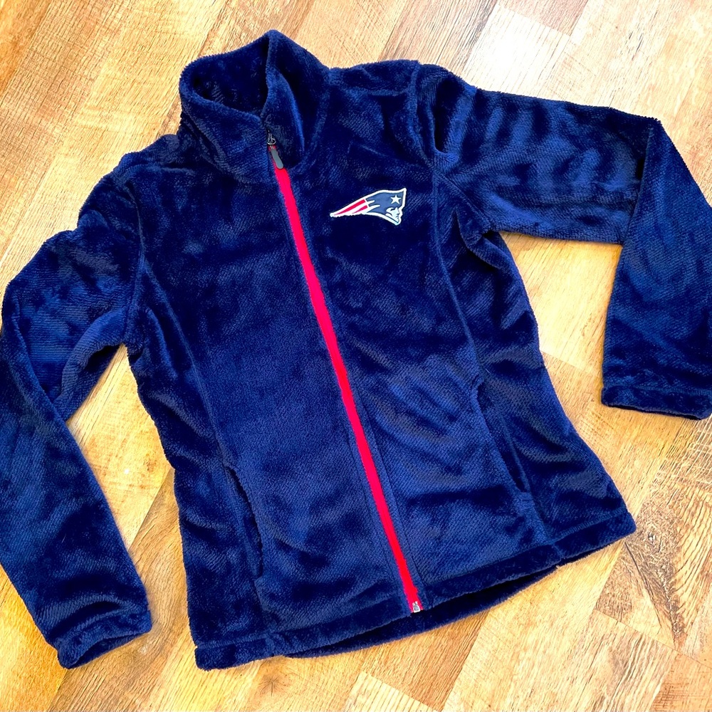 Women’s Small NFL New England Patriots Zip Fuzzy Jacket with pockets